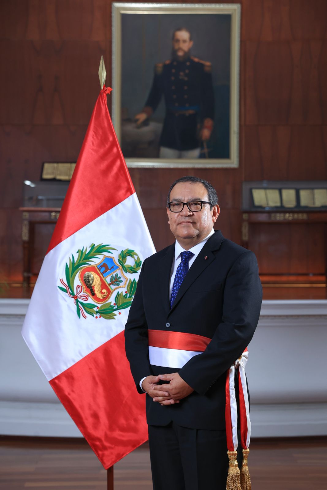 Luis Alberto Otárola Peñaranda – Ministro de defensa 